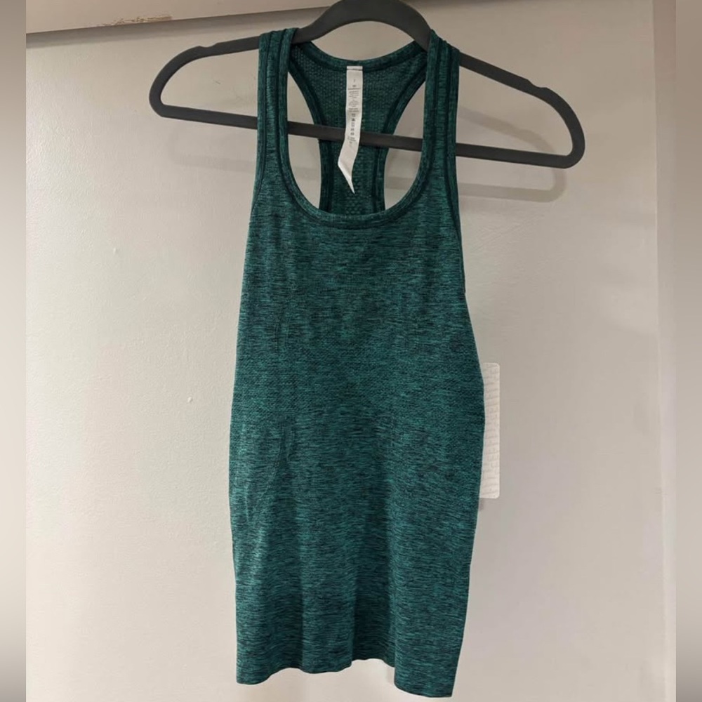 NWT Lululemon Swiftly Tech Racerback Eucalyptus/Black size 2